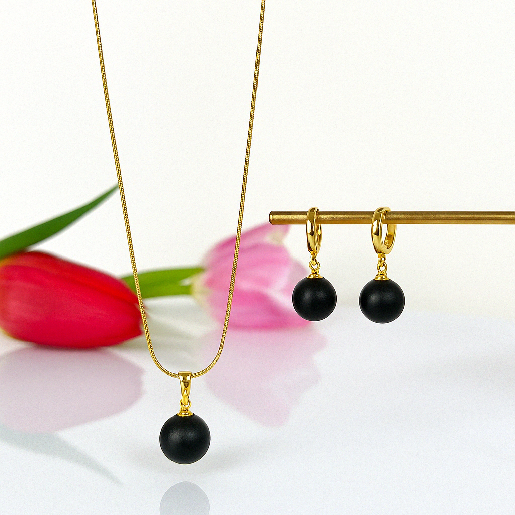 Bellum – Matte Black Baltic Amber Jewelry Set,  18K gold-plated