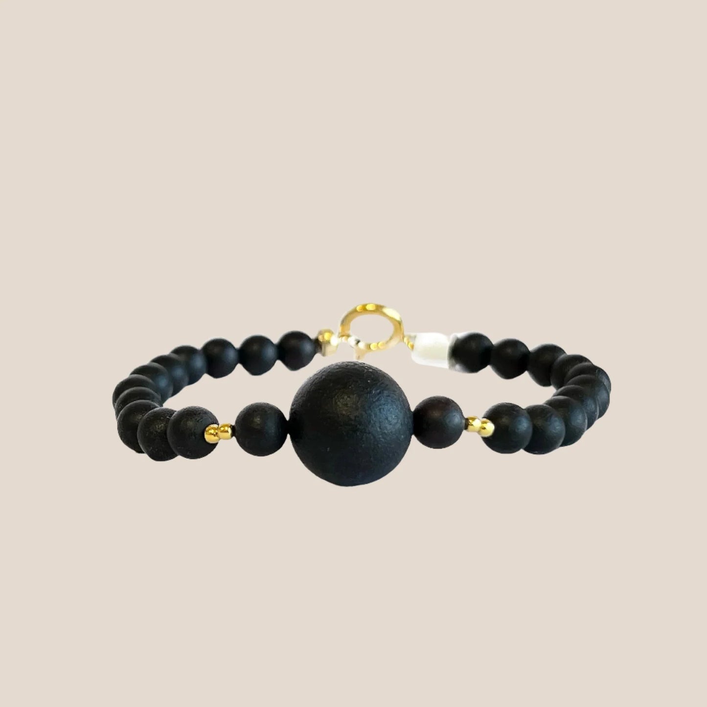 Core Balance – Adjustable Matte Black Baltic Amber Bracelet, 18K gold-plated