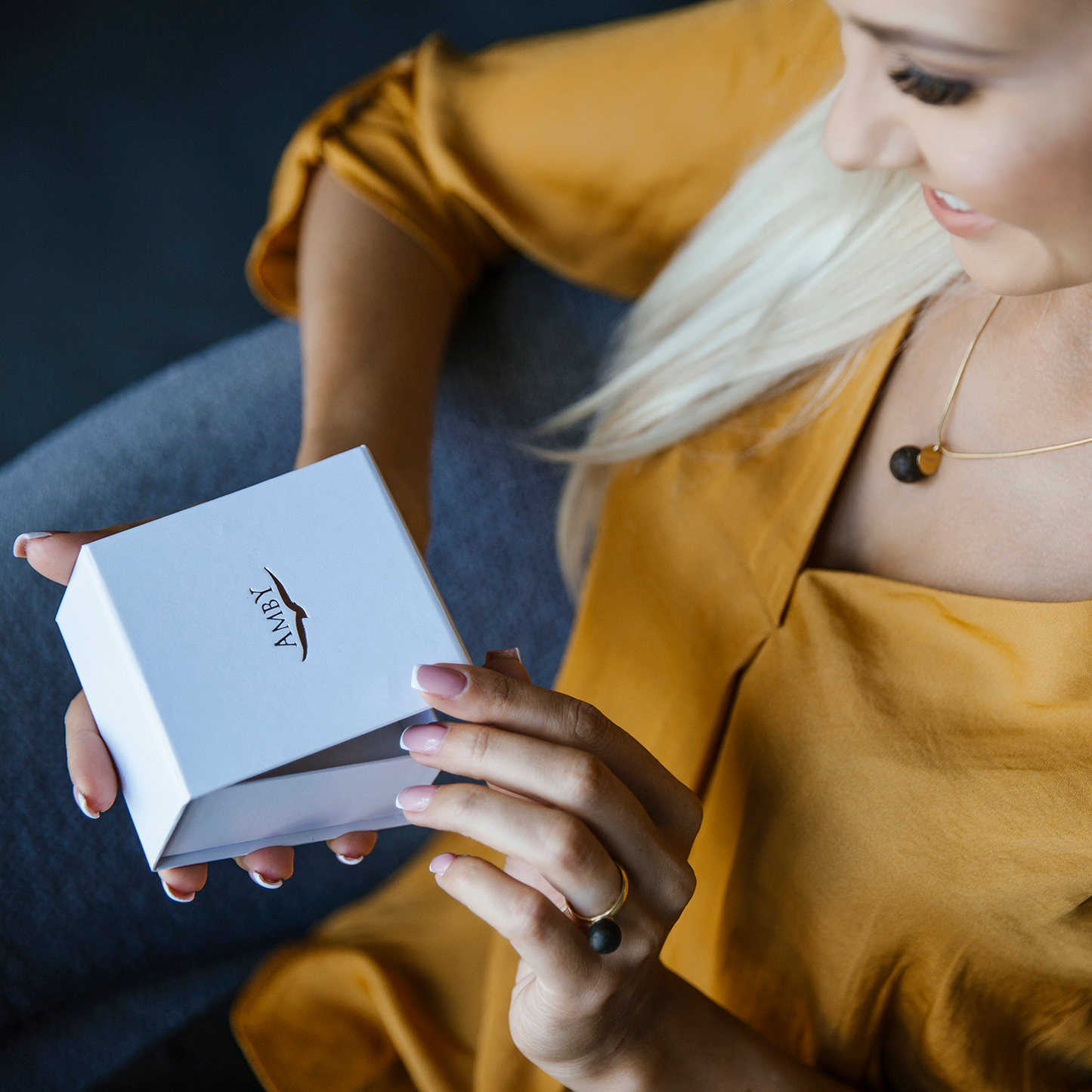 Colored amber bracelet, universal size "Marga dama"