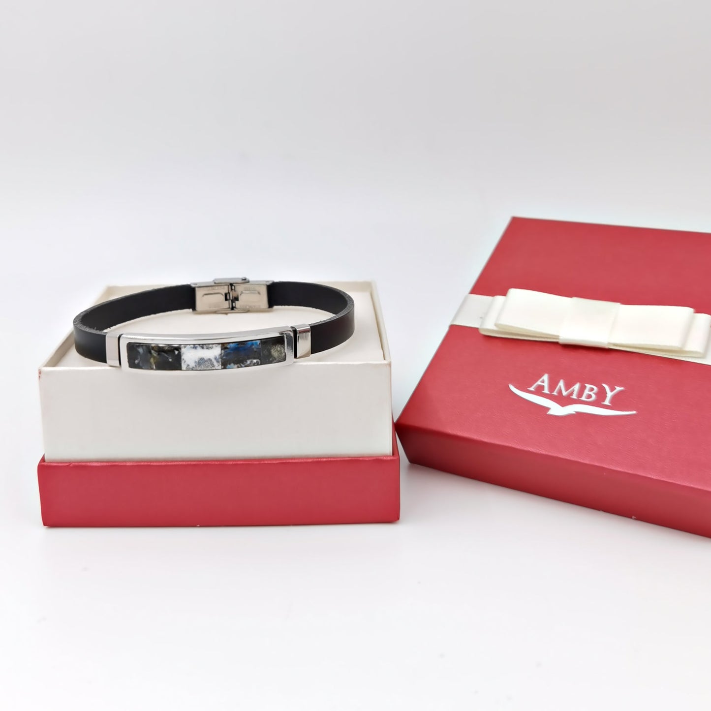 Amber bracelet with leather "Mirage"