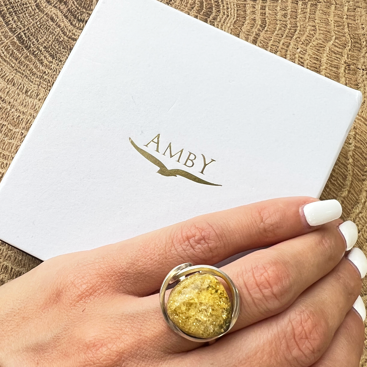 Silver 925 ring with amber "Rainbow"