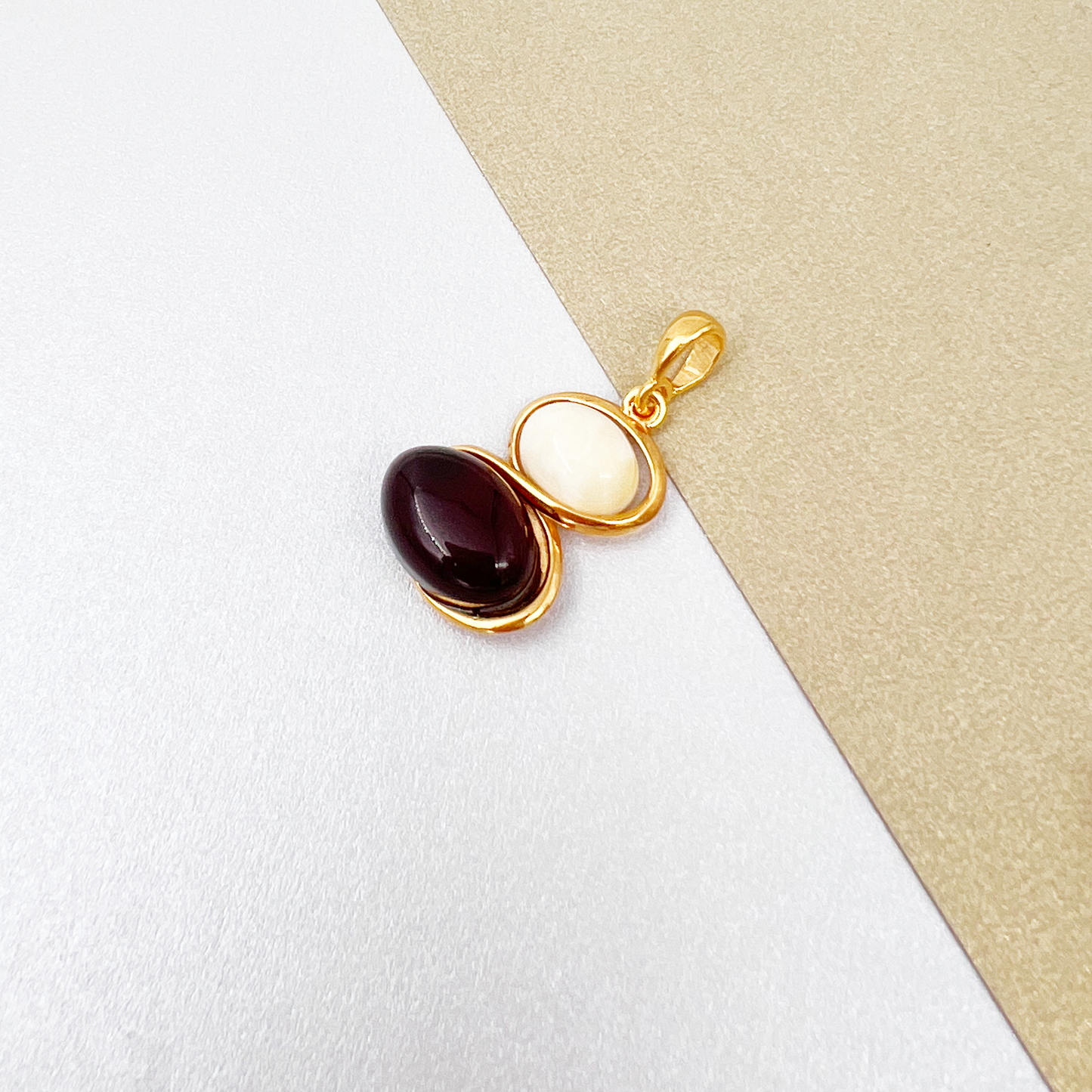 Amber pendant in gold-plated silver 925 "Jin Jan"
