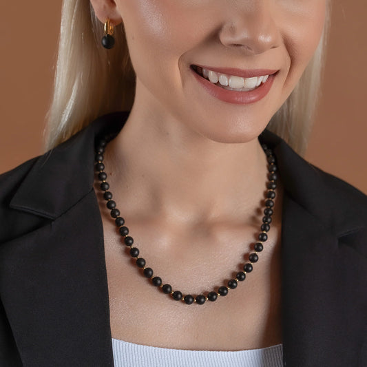 Midnight Line – Adjustable Matte Black Baltic Amber Necklace, 18K gold-plated