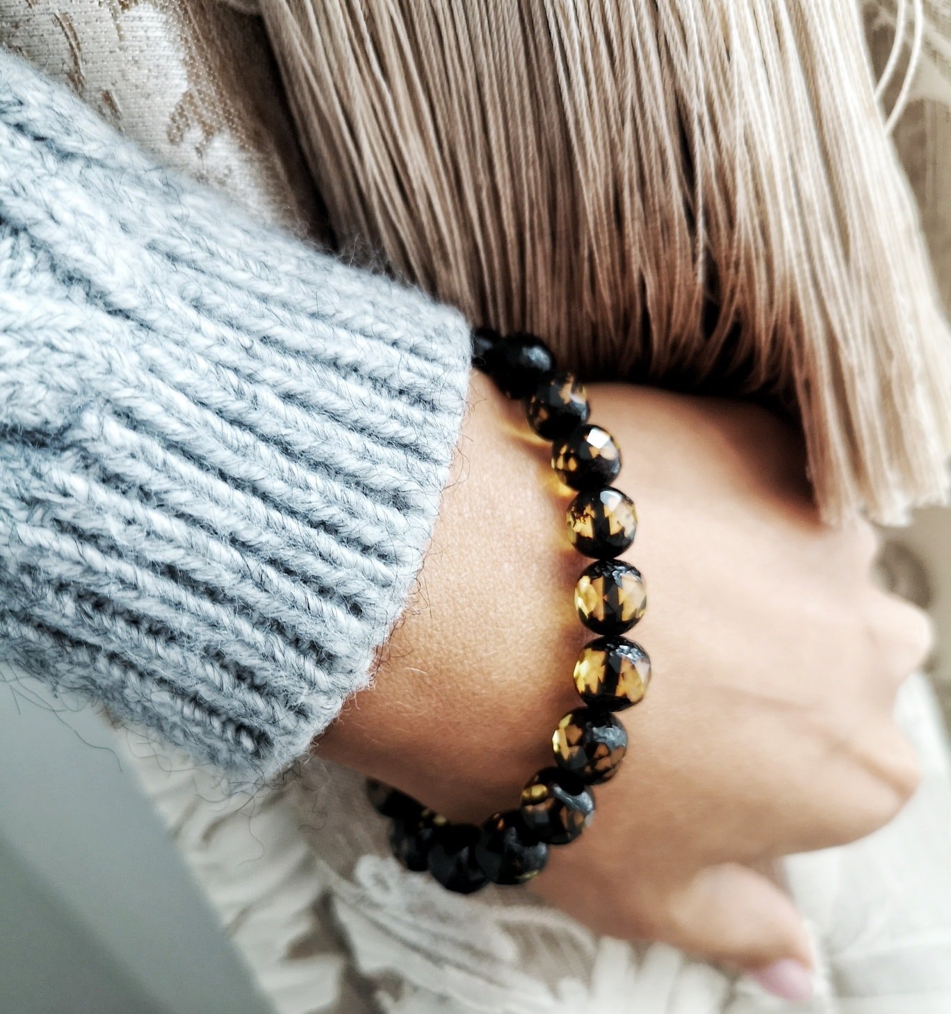 Amber bracelet "Shine"