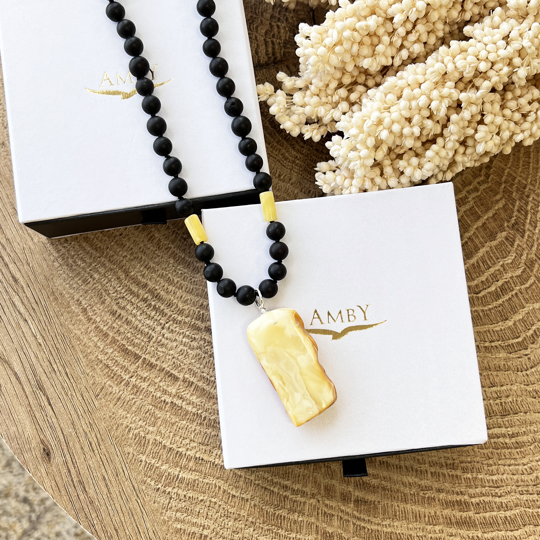 Amber necklace "Bonum"