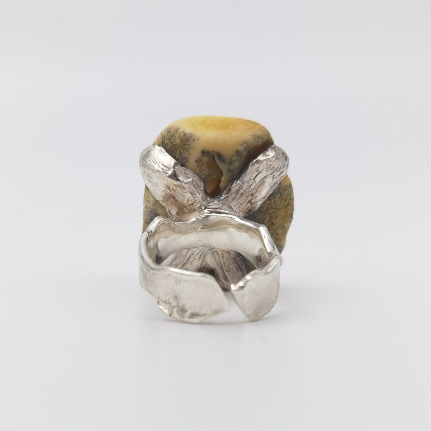 Silver 925 ring with amber "Hug"