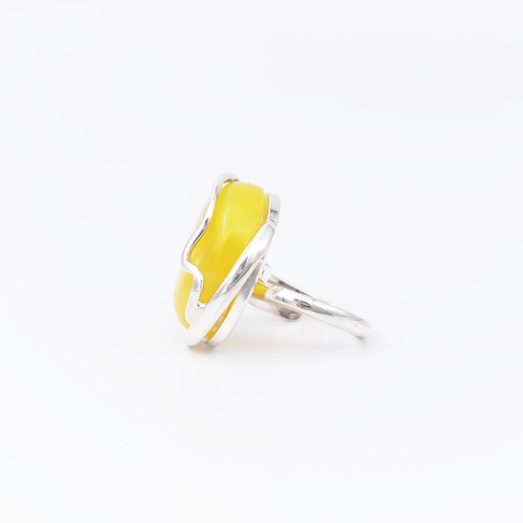 Silver 925 ring with amber "Freedom"