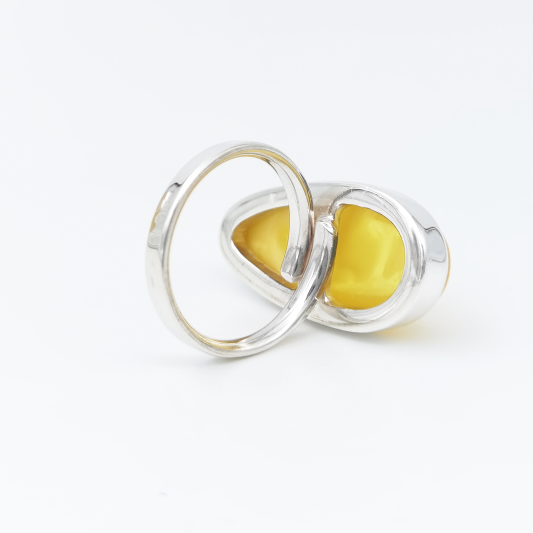 Silver 925 ring with amber "Light"