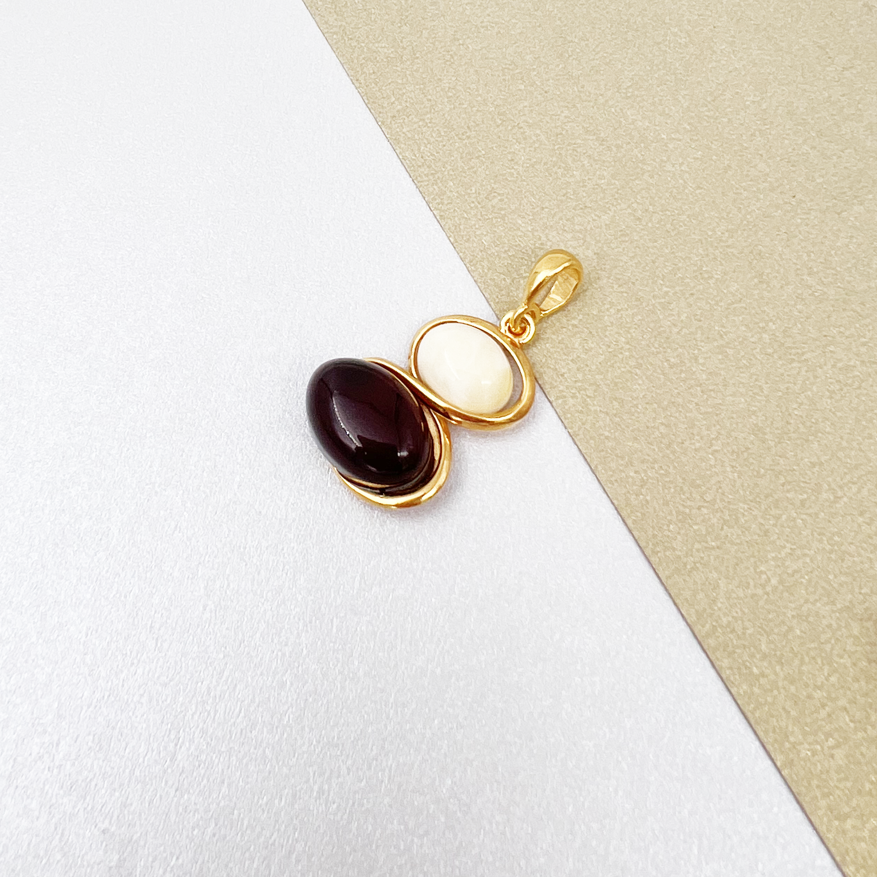 Amber pendant in gold-plated silver 925 "Jin Jan"